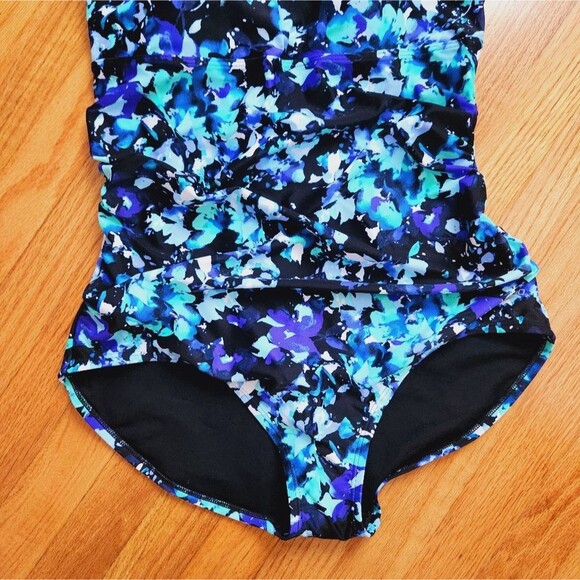 Speedo swimsuit size XL NWT - Picture 3 of 6